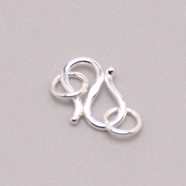 

PandaHall 925 Sterling Silver S Shape Clasps, S-Hook Clasps, with Jump Rings, 925 Sterling Silver Plated, 8.5x7x1mm, Hole: 2.6mm Sterling...