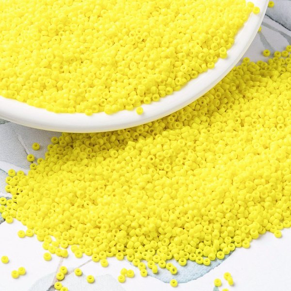 

PandaHall MIYUKI Round Rocailles Beads, Japanese Seed Beads, 15/0, (RR404) Opaque Yellow, 15/0, 1.5mm, Hole: 0.7mm, about 5555pcs/10g Glass...