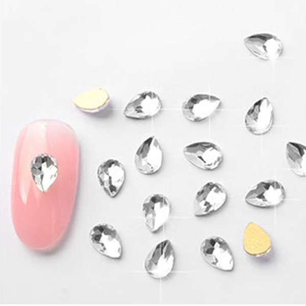 

PandaHall Flat Back Glass Rhinestone Cabochons, Nail Art Decoration Accessories, Faceted, teardrop, Crystal, 6x4mm, 10pcs/bag Rhinestone..., Clear