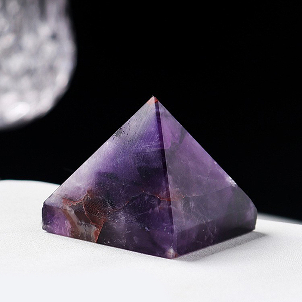 

PandaHall Natural Amethyst Energy Generators, Pyramid Reiki Stone for Home Office Desk Decoration, 28~32x28~32x28~32mm Amethyst Pyramid