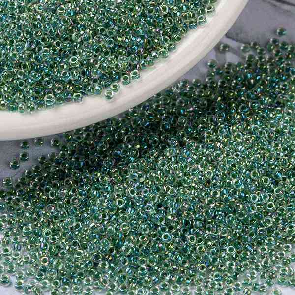 

PandaHall MIYUKI Round Rocailles Beads, Japanese Seed Beads, (RR277) Lime Lined Crystal AB, 15/0, 1.5mm, Hole: 0.7mm, about 5555pcs/bottle..., Green