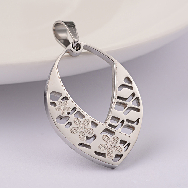 

PandaHall 304 Stainless Steel Filigree Pendants, Textured, Oval with Heart Pattern, Stainless Steel Color, 28.5x21x2mm, Hole: 6x4mm 304...