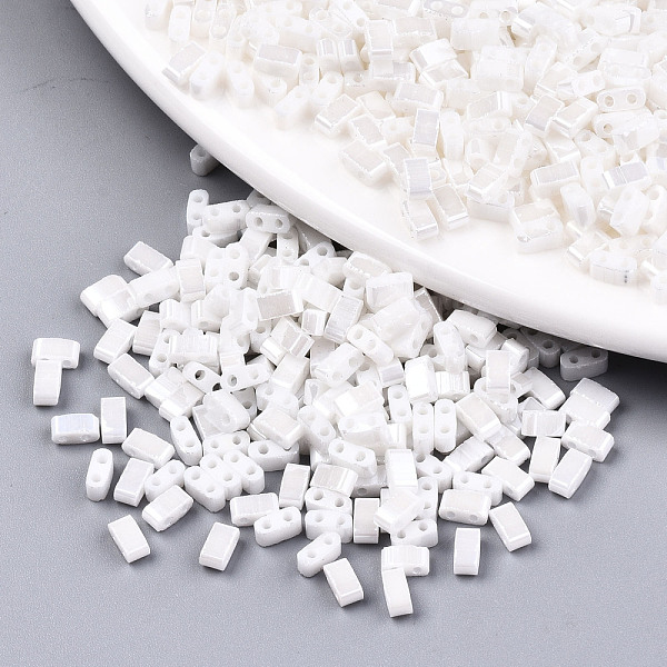 

PandaHall 2-Hole Glass Seed Beads, Opaque Colours Lustered, Rectangle, White, 4.5~5.5x2x2~2.5mm, Hole: 0.5~0.8mm, about 250pcs/10g Glass...