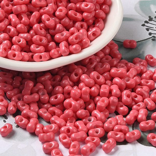 

PandaHall Baking Paint Glass Seed Beads, Peanut, Cerise, 5.5~6x3~3.5x3mm, Hole: 1~1.2mm, about 4000pcs/pound Glass Peanut Red