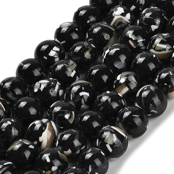 Assemblage de perles en pierre synthétique et en coquillage de troca