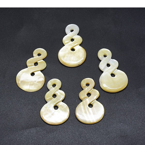 

PandaHall Shell Pendants, Calabash, 42~44x24~25x2~3mm, Hole: 3~4mm Shell Others