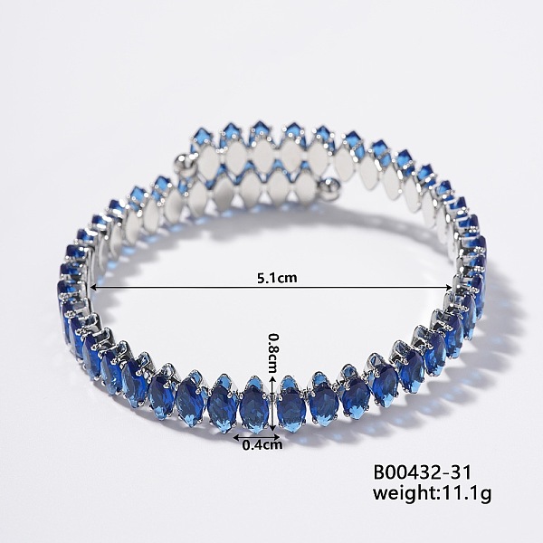 Elegante Pulsera Abierta De Latón Con Rombos Y Circonita Cúbica Azul Pavimentada Para Mujer