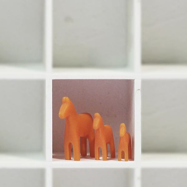 

PandaHall 3 Sizes Resin Horse Miniature Ornaments, for Desk Living Room Home Garden Decoration, Orange, 18~30x15~25x4~6mm, 3pcs/set Resin...