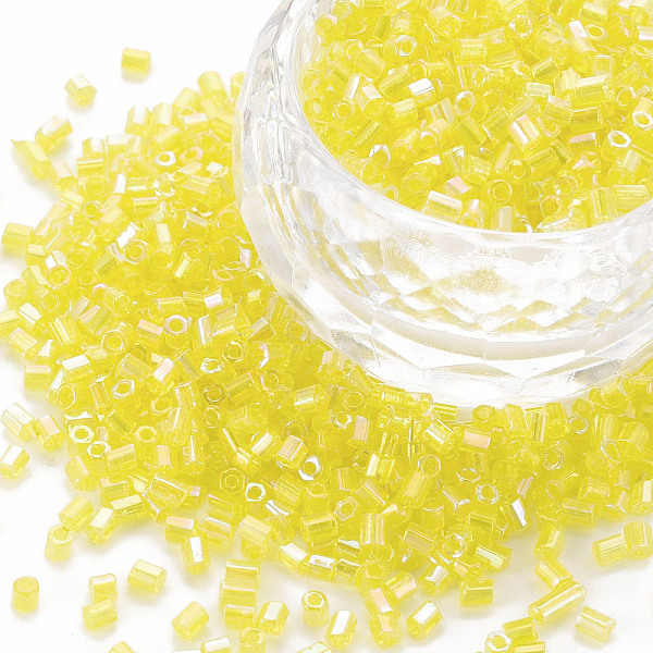 

PandaHall Glass Bugle Beads, Transparent Colours Rainbow, Yellow, 2.5~3x2mm, Hole: 0.9mm, about 15000pcs/pound Glass Yellow