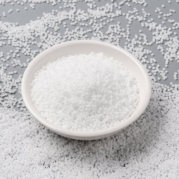 

PandaHall MIYUKI Round Rocailles Beads, Japanese Seed Beads, 15/0, (RR402) White, 15/0, 1.5mm, Hole: 0.7mm, about 250000pcs/pound Glass...