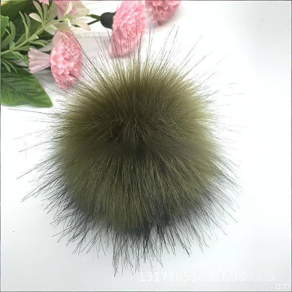 フェイクフォックスファーの柔らかいポンポンボール