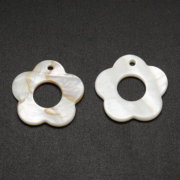 Flower Freshwater Shell Pendants