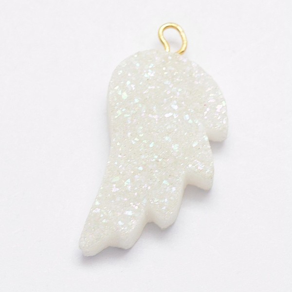 

PandaHall Electroplate Natural Druzy Quartz Crystal Pendants, with Brass Findings, Golden, Wing, White, 29.5x14x3.5~6.5mm, Hole: 1.5mm...