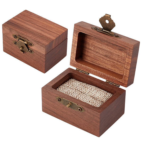 Boîtes à bagues cubiques en bois et en fer spongieux