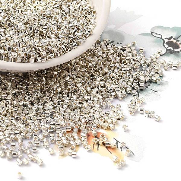 

PandaHall Electroplate Glass Seed Beads, Metallic Colours, Cylinder, Silver Plated, 2x1.5mm, Hole: 1mm, about 6550pcs/50g Czech Glass