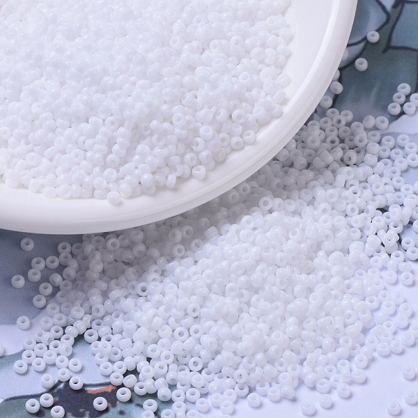

PandaHall MIYUKI Round Rocailles Beads, Japanese Seed Beads, 11/0, (RR402) White, 2x1.3mm, Hole: 0.8mm, about 50000pcs/pound Glass White