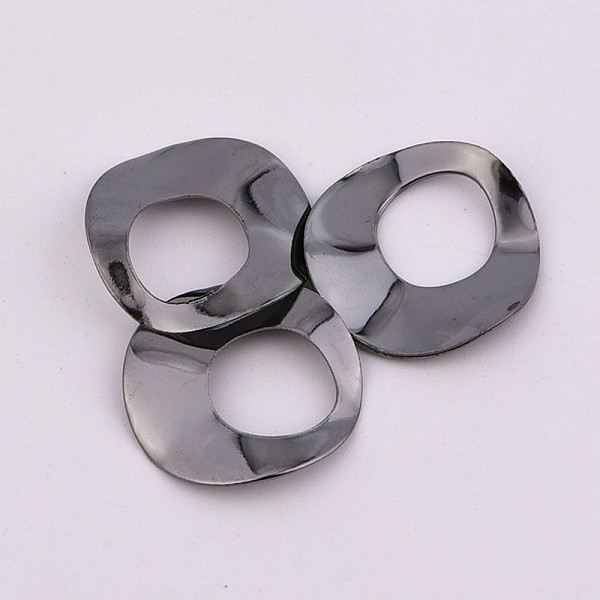 

PandaHall Brass Pendants, Twisted, Oval, Gunmetal, 20x20x1.5mm, Hole: 10.5mm Brass Oval