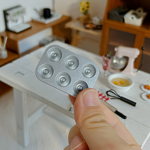 

PandaHall Alloy Mini Cake Baking Mold, for Dollhouse Kitchen Accessories, Donut, 22x15x3mm Alloy Donut