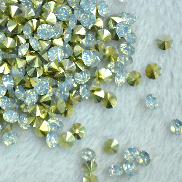 

PandaHall Glass Pointed Back Rhinestone, Back Plated, Diamond, Light Cyan, 3.0~3.2mm, about 144pcs/gross Glass Rhinestone Diamond Cyan