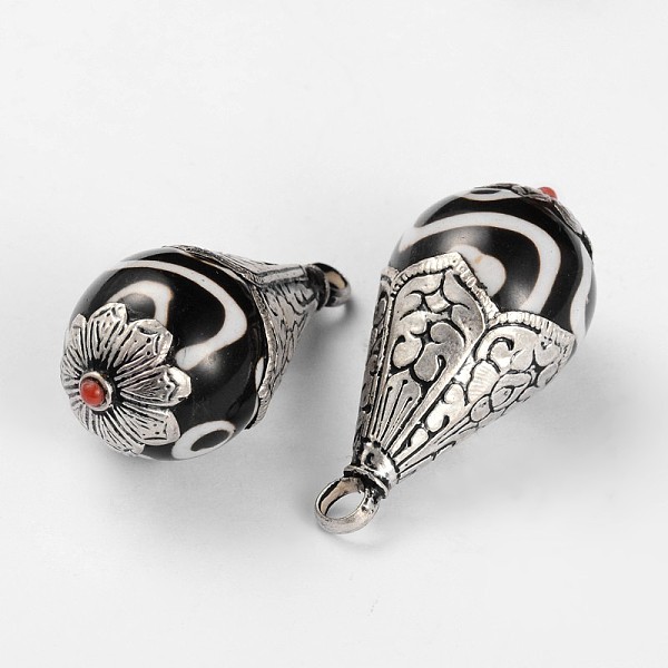 

PandaHall Teardrop Tibetan Style Pendants, with Natural Agate and Antique Silver Brass Findings, White, 27x11mm, Hole: 2mm Brass Teardrop...