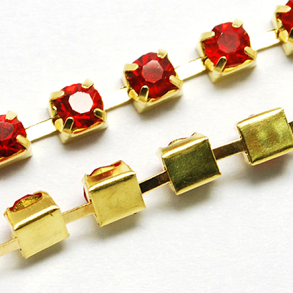 

PandaHall Brass Rhinestone Strass Chains, Rhinestone Cup Chain, 1440pcs rhinestone/bundles, Grade A, Hyacinth, 2.8mm, about 24.6 Feet..., Red